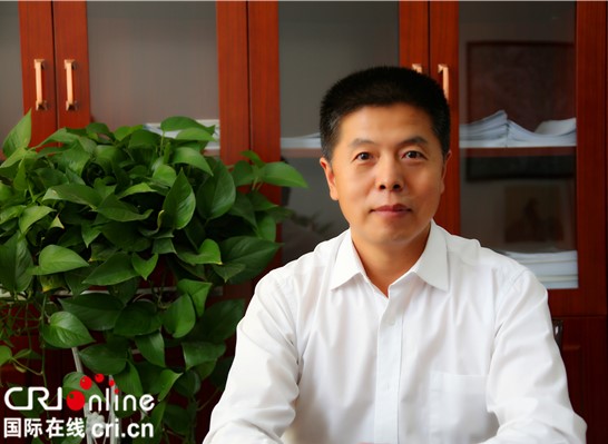 ר�塾����ͷ�������ʴ�����ͼ�ġ�������������--�߶˷�̸����CHINANEWS.�ƶ����������Ҵ�и��������������������ػ����߸�������ɫ����֮· �������򾭼ÿ��ٷ�չ