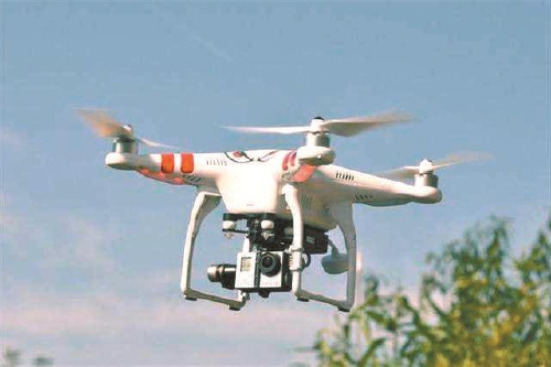 Ů���ﳵײ����ͣ���˻� �����֡����ӷ��ﱻ����